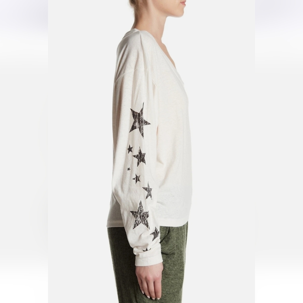 Free People Melrose Graphic Tee Long Sleeve ScoopNeck Crackle Stars XS White NWT - Picture 7 of 15